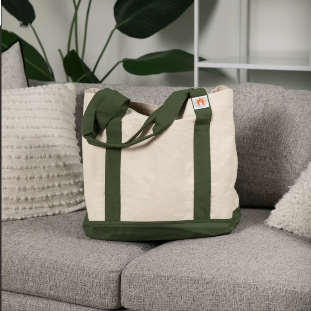 NWT Complete Unity Yoga Premium Carry-All Tote Bag